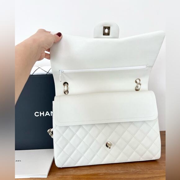 Chanel white caviar maxi flap bag champagne gold hardware with box and receipt - Picture 6 of 16